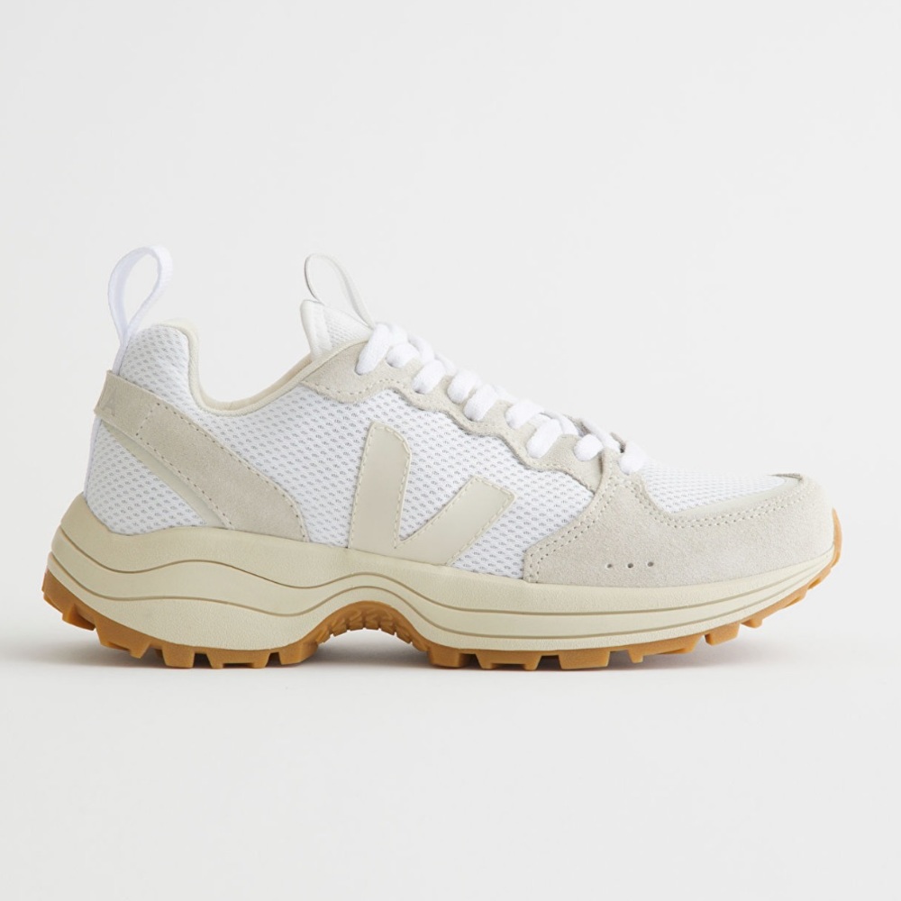 NWT VEJA Venturi Sneaker